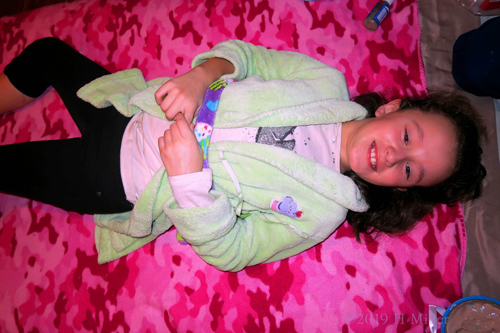 She Is Just So Happy To Be Getting A Facial For Girls! She Is Just So Happy To Be Getting A Facial For Girls!