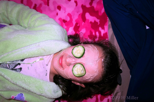 What A Cool Pink Girls Facial What A Cool Pink Girls Facial