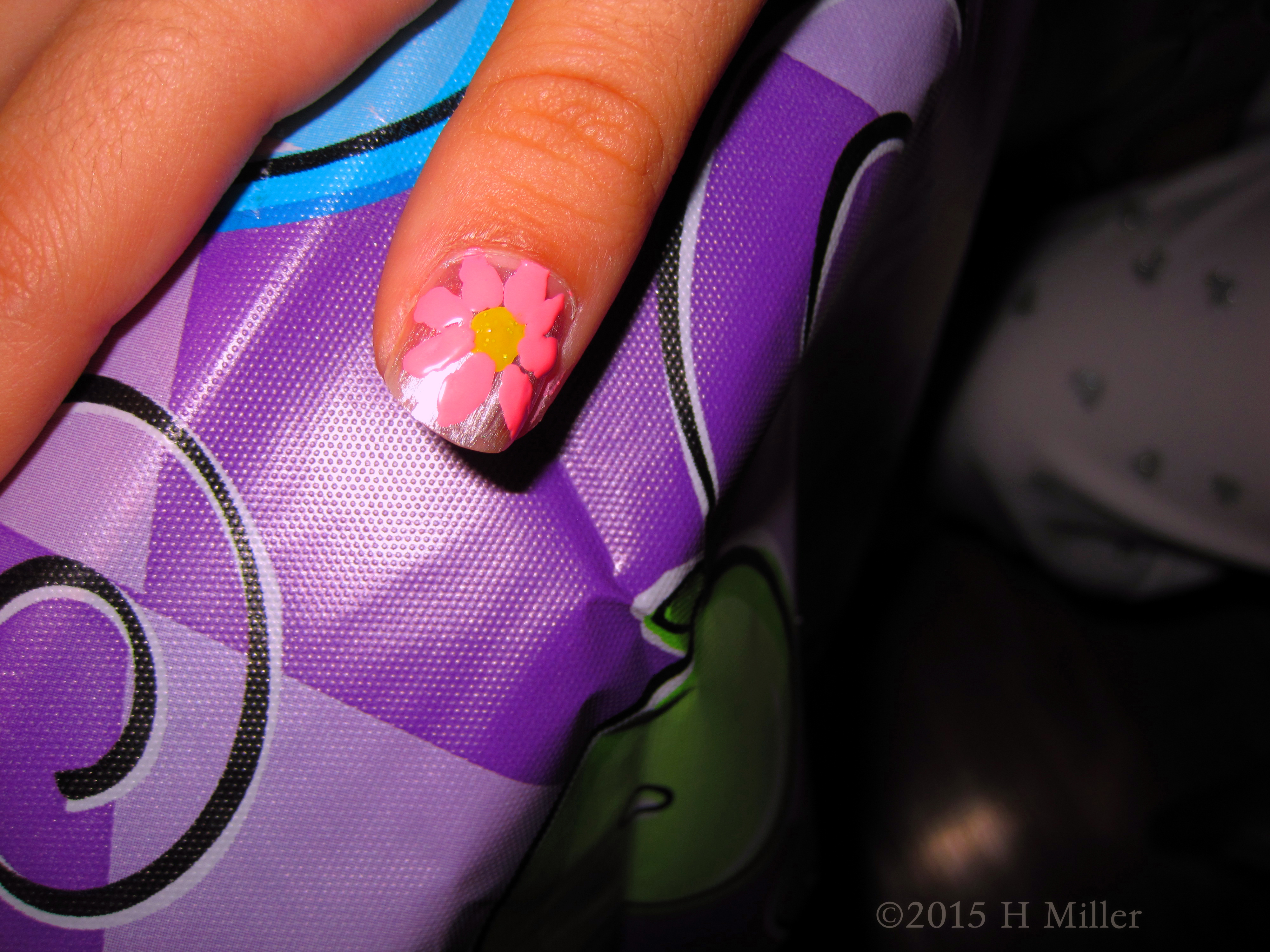 Lovely Flower Nail Art Close Up Lovely Flower Nail Art Close Up