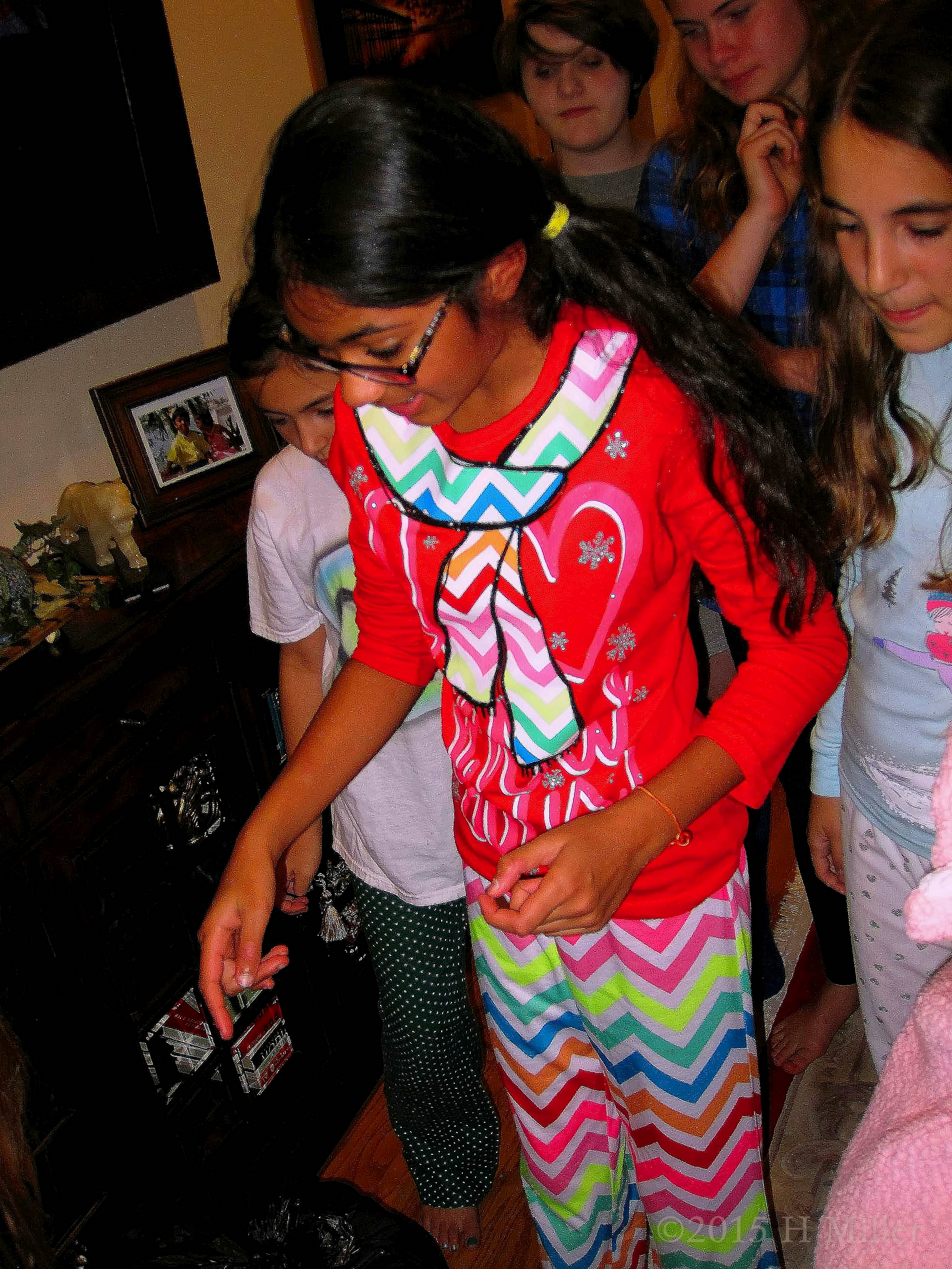 She Points To The Kids Party Robe She Wants She Points To The Kids Party Robe She Wants