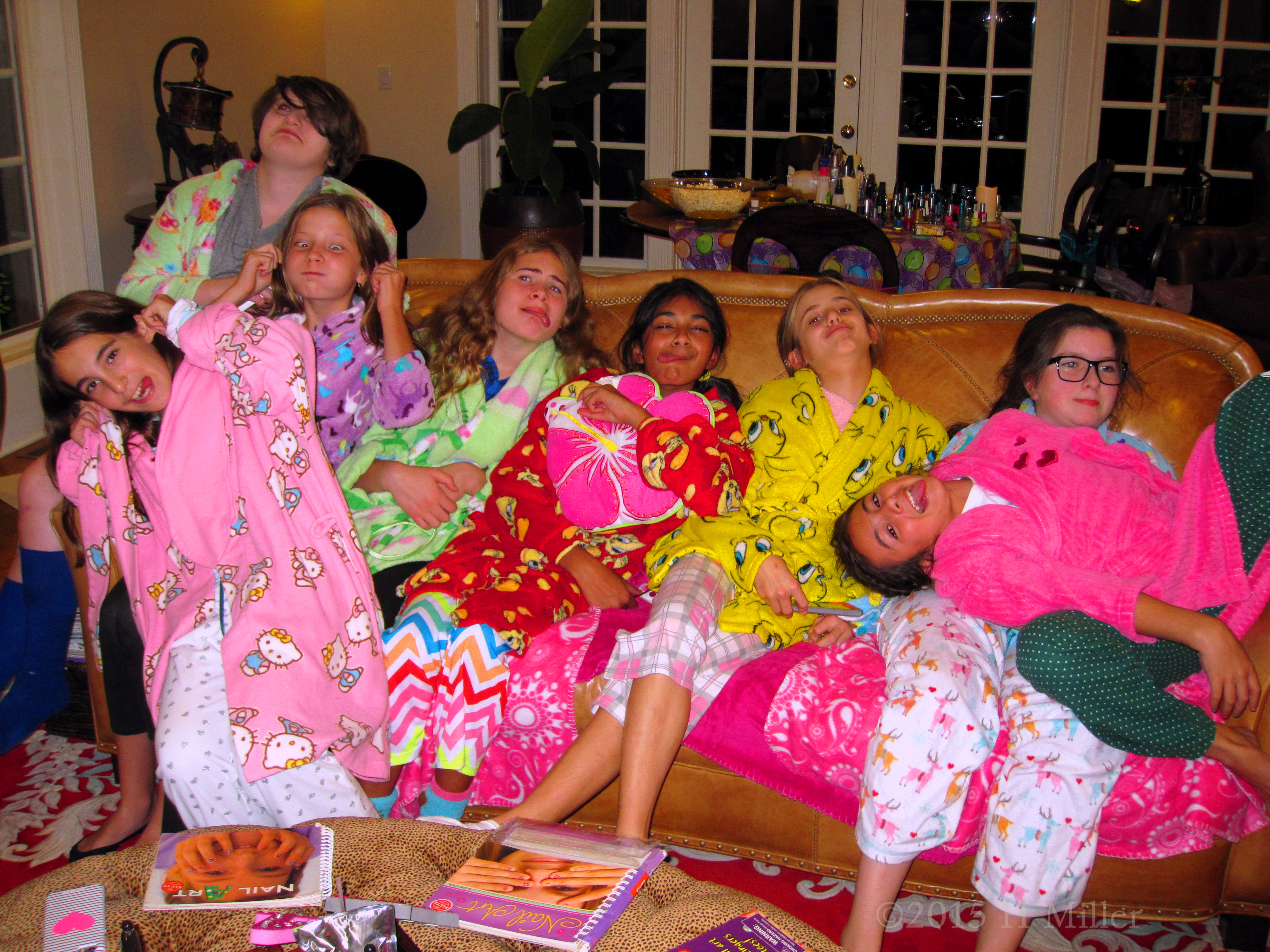 Silly Faces On The Couch At The Girls Spa! Silly Faces On The Couch At The Girls Spa!