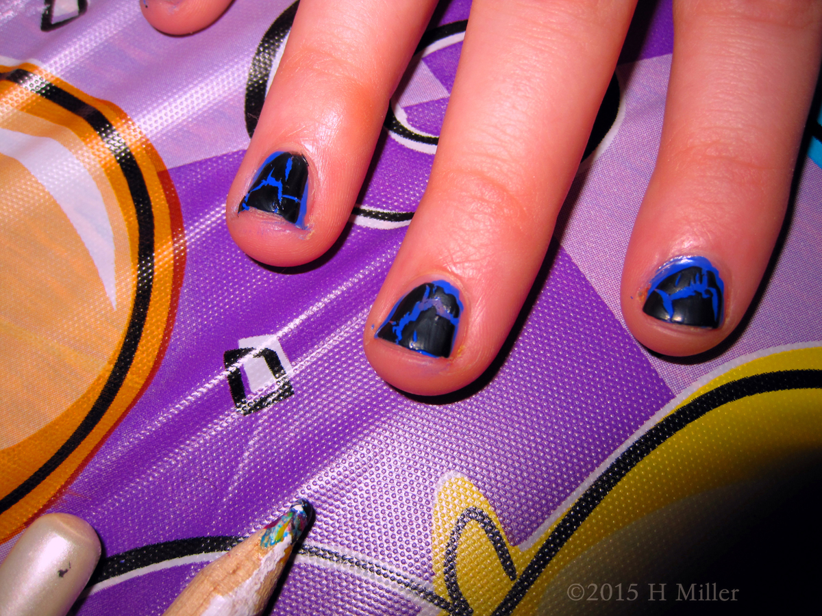 Blue And Black Shatter Polish Makes A Cool Effect 