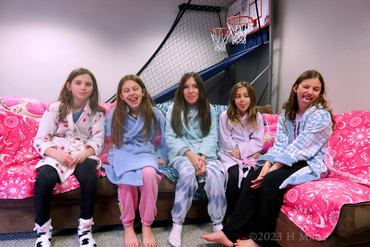 Girls Spa Birthday Party For Izzy And Maddie! 