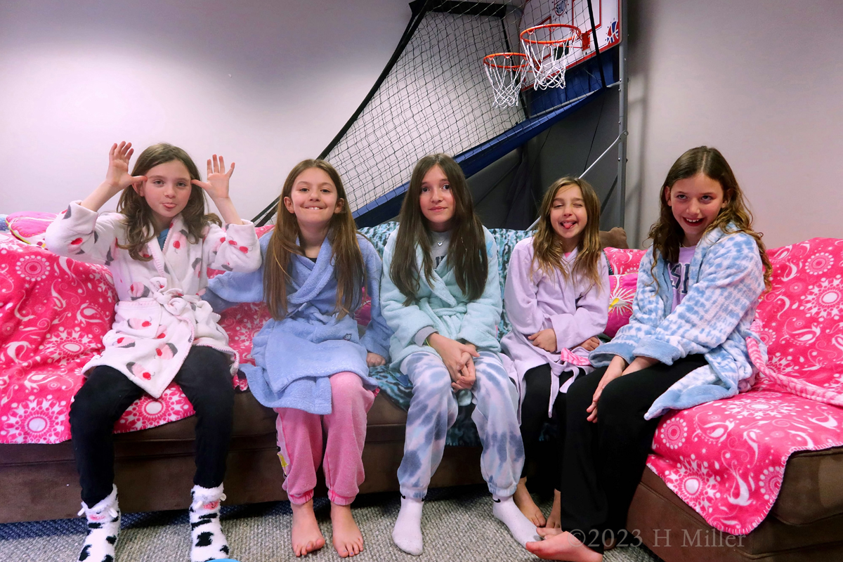 Girls Spa Birthday Party For Izzy And Maddie! 