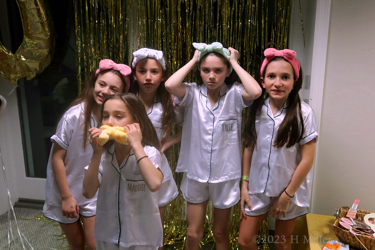Girls Spa Birthday Party For Izzy And Maddie! 
