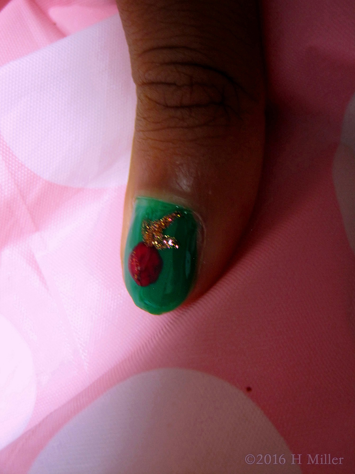 Green And Pink Home Kids Spa Manicure