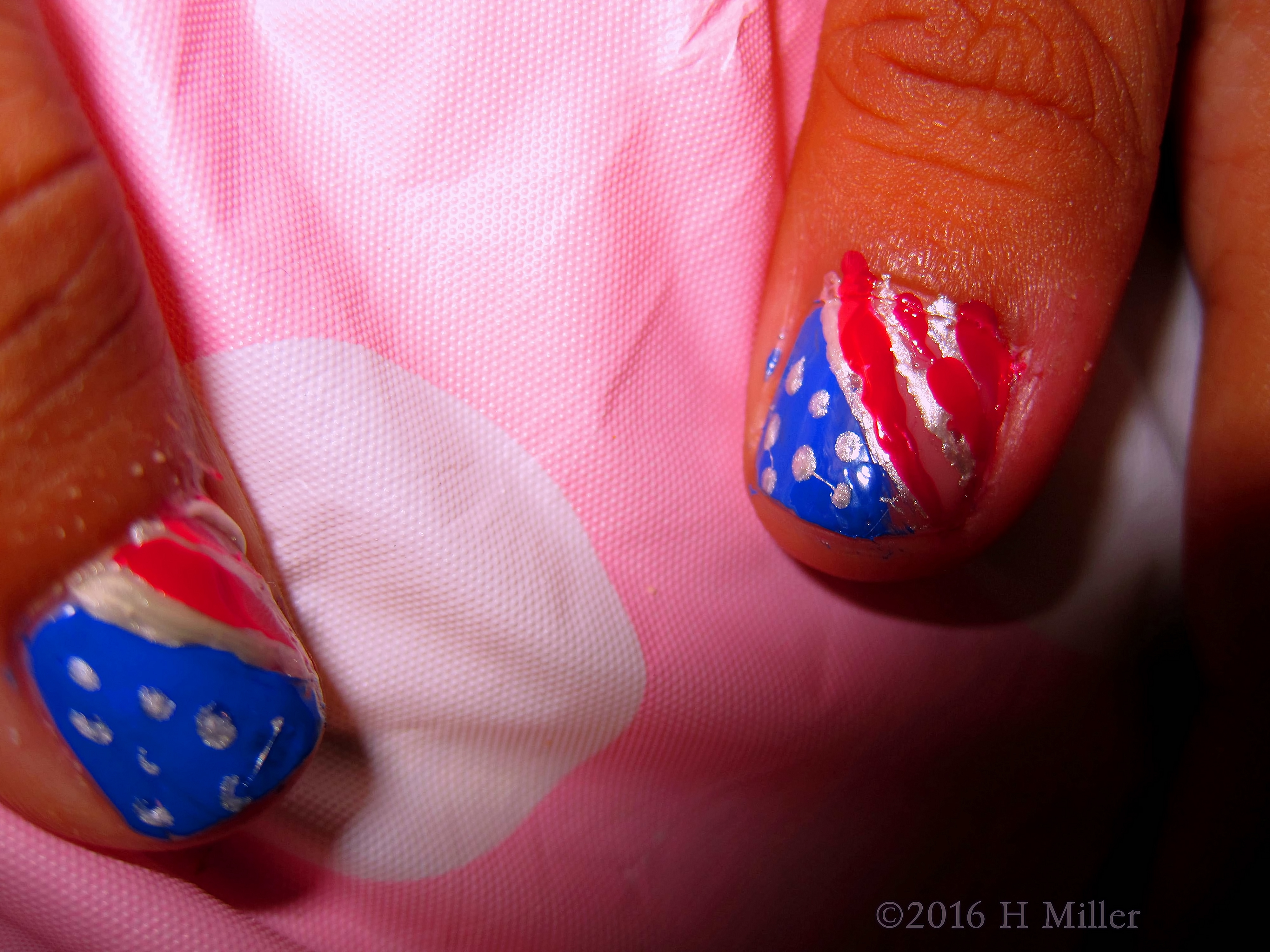 An American Flag Stars And Stripes Kids Mini Manicure 