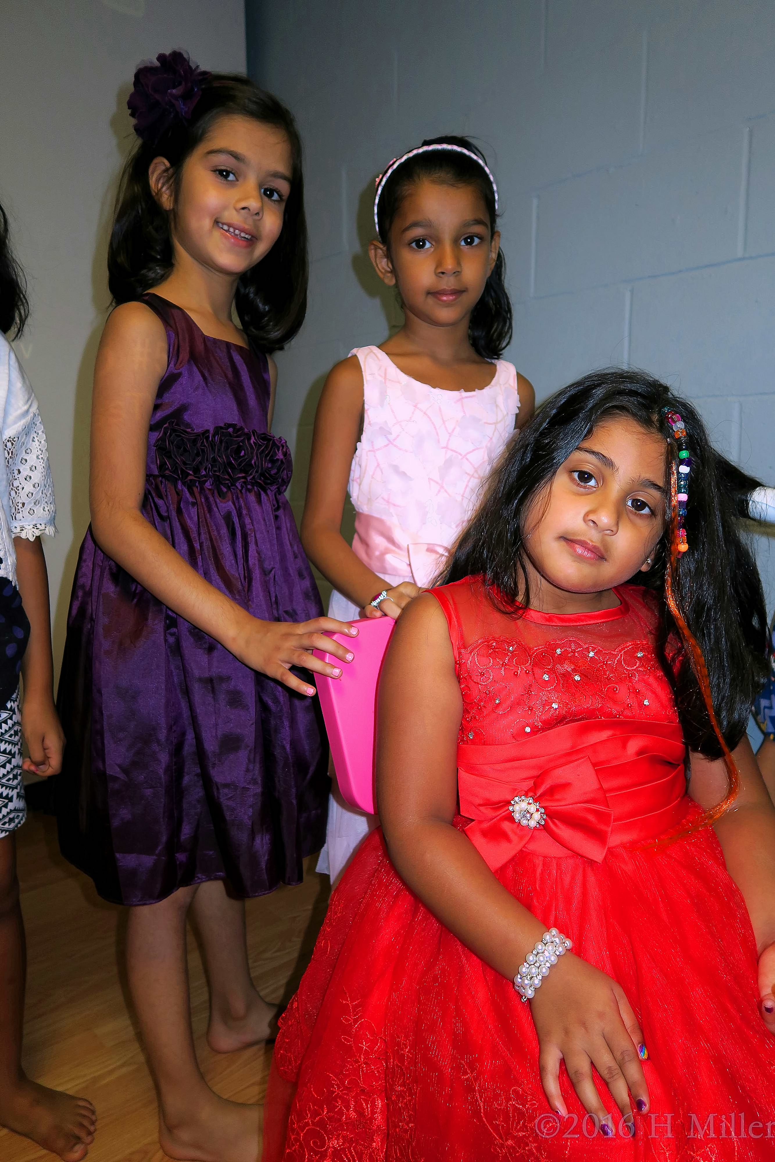 Hanging Out With Friends During Hairstyles 4 Hanging Out With Friends During Hairstyles 4