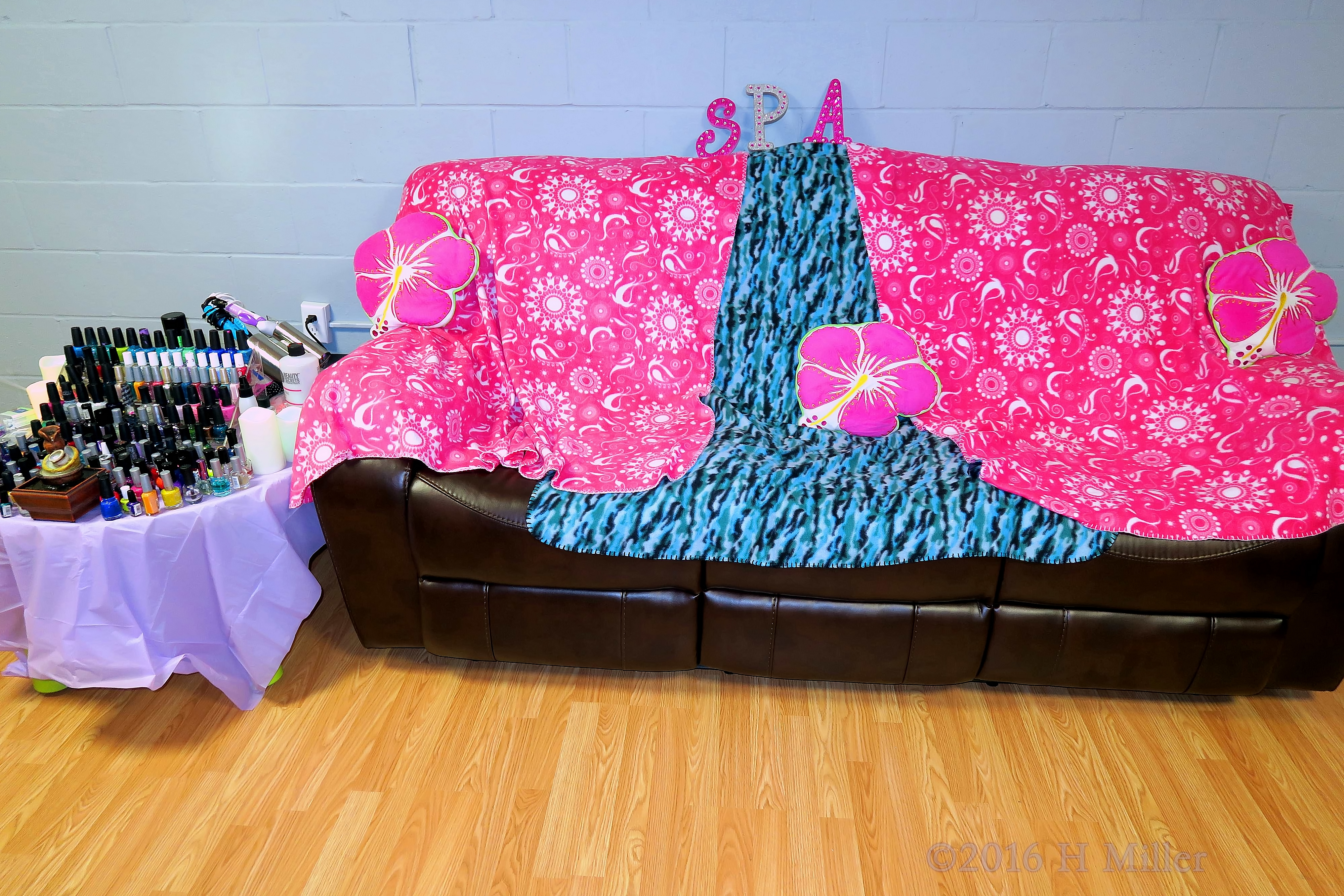 Spa Throws Make Her Couch Part Of A Spa! Spa Throws Make Her Couch Part Of A Spa!