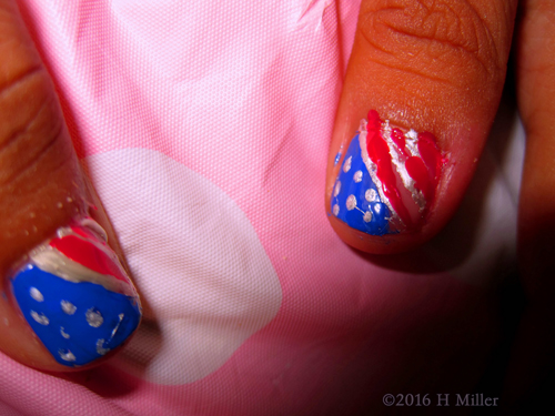 An American Flag Stars And Stripes Kids Mini Manicure