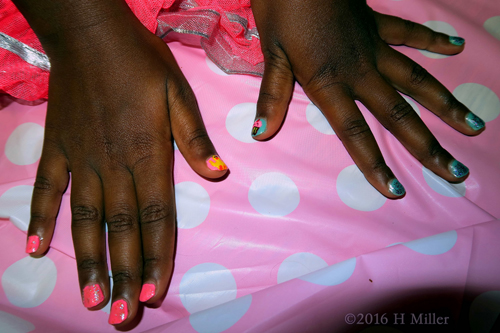 Bright And Colorful Home Mini Manicure Bright And Colorful Home Mini Manicure