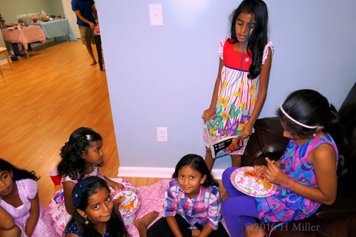 Hanging Out During The Spa Party For Kids Hanging Out During The Spa Party For Kids