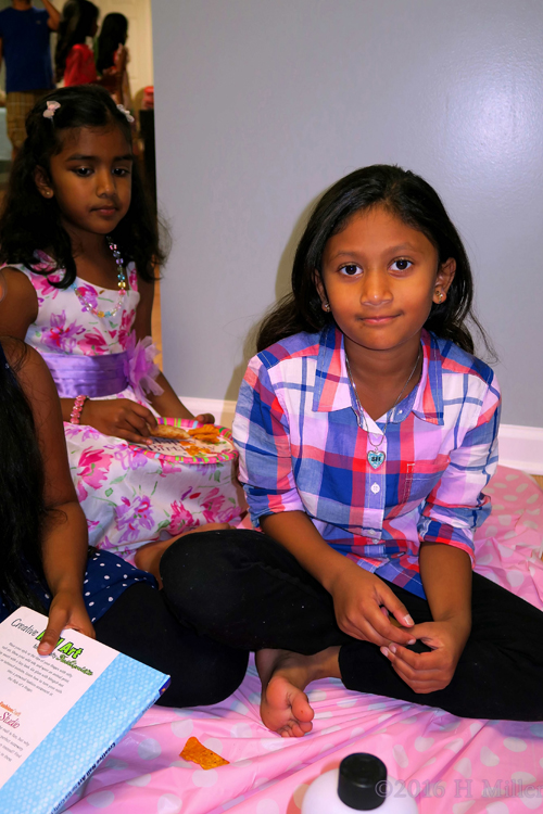 Having Fun During The Kids Home Spa Having Fun During The Kids Home Spa