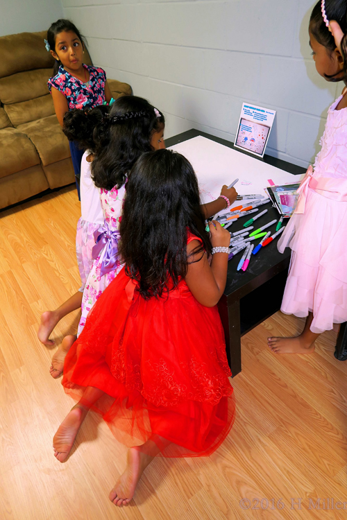 Making A Card For Jahnavi At The Home Spa Party For Girls. Making A Card For Jahnavi At The Home Spa Party For Girls.