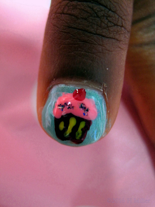 Sweet Cupcake Nail Art Design