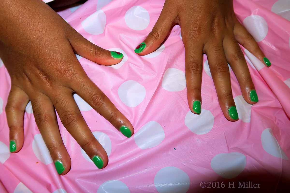 Green Spa Party For Girls Mini Mani