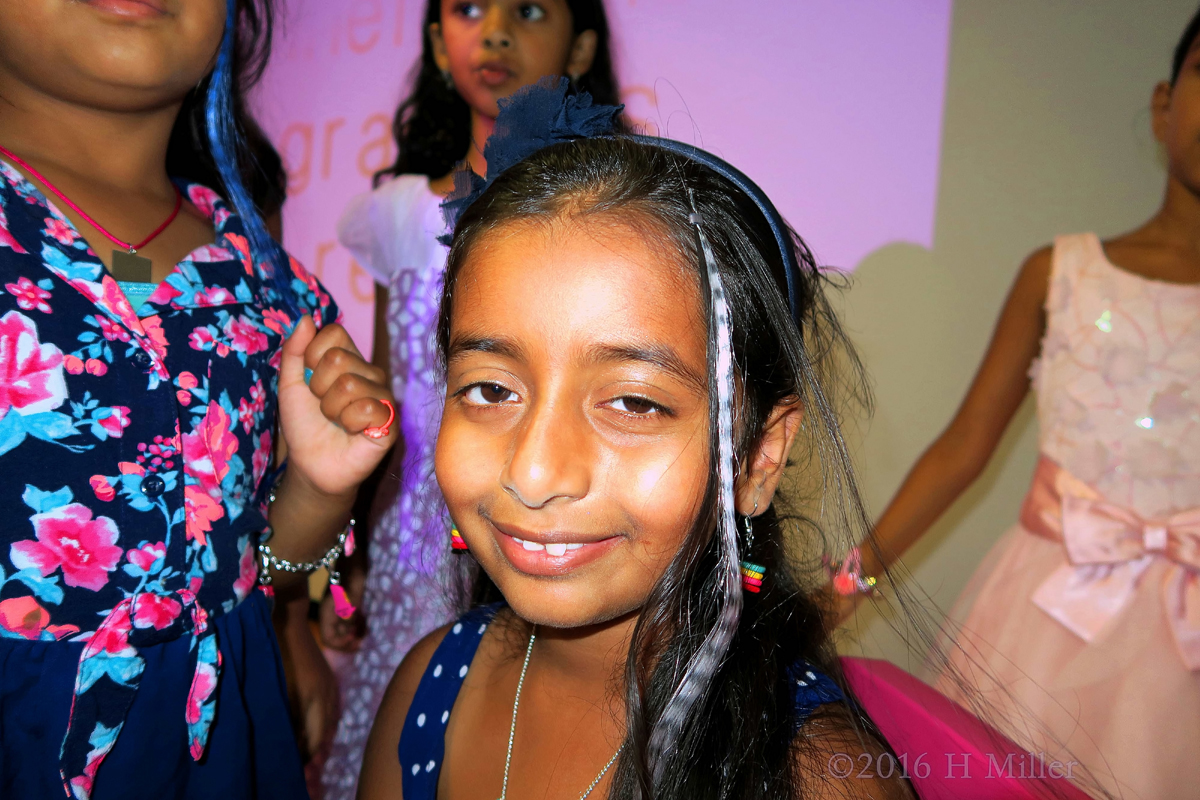 White And Black Kids Spa Hair Feather. 