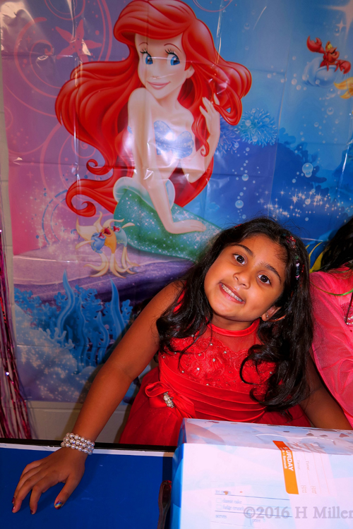 She's Having TONS Of Fun At The Girls Spa! She's Having TONS Of Fun At The Girls Spa!