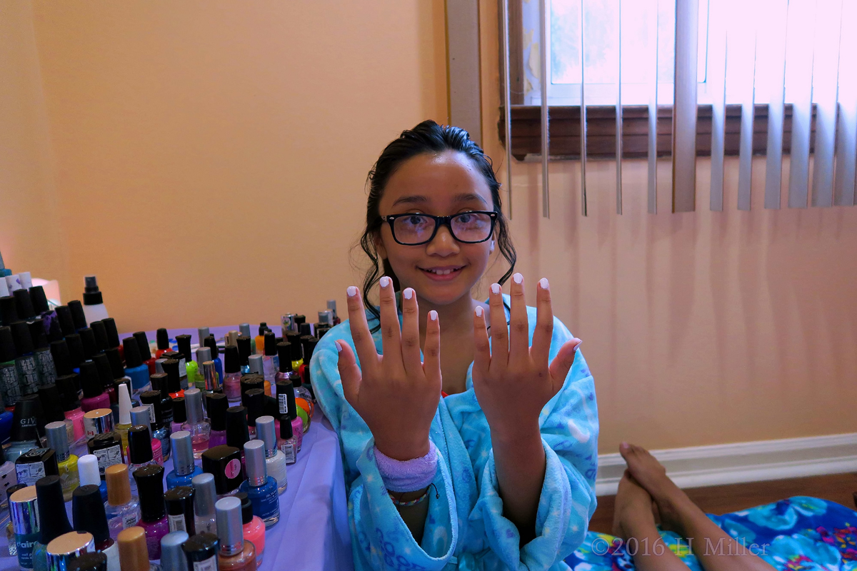 She Loves Her White Home Kids Manicure 