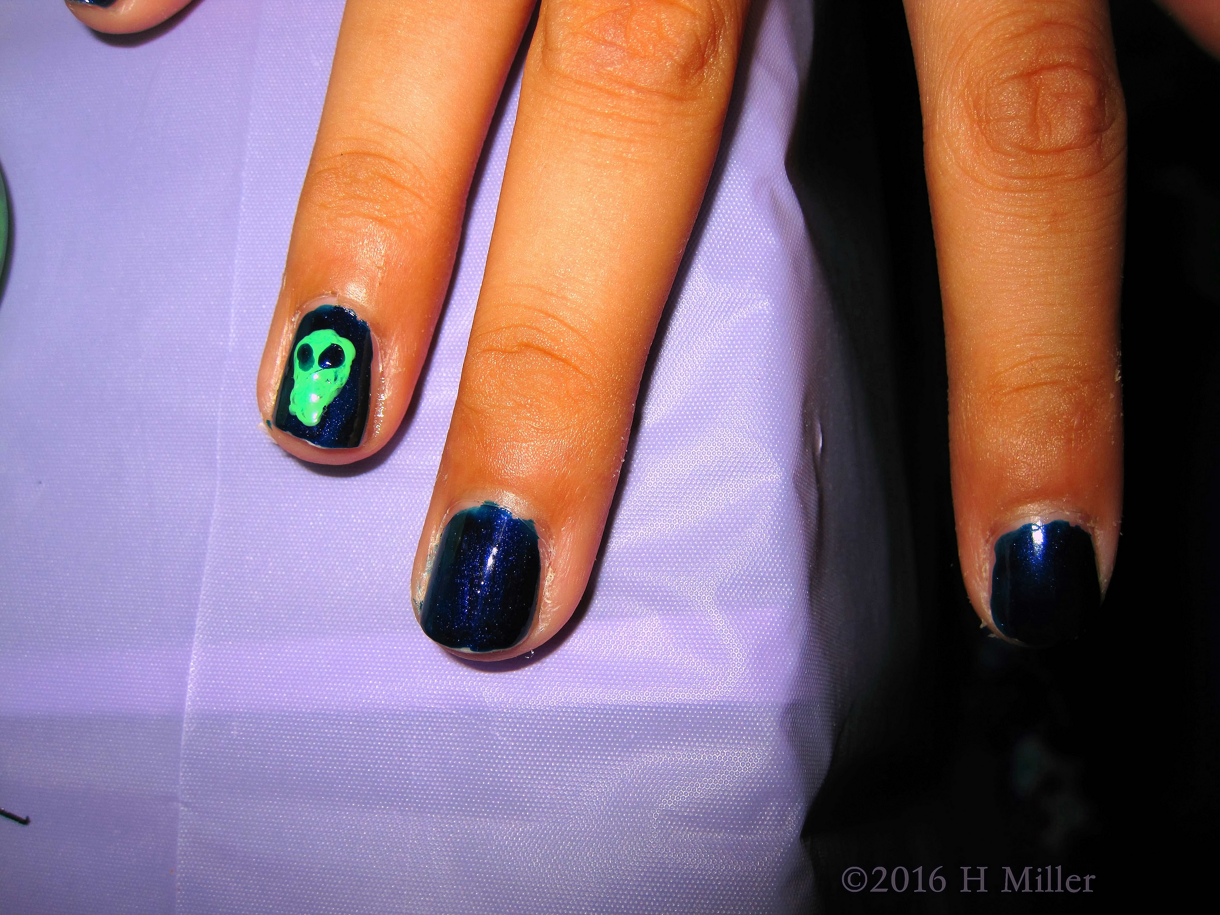 Awesome Alien Kids Home Manicure Awesome Alien Kids Home Manicure