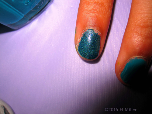 Adorable Sparkly Kids Home Manicure Adorable Sparkly Kids Home Manicure