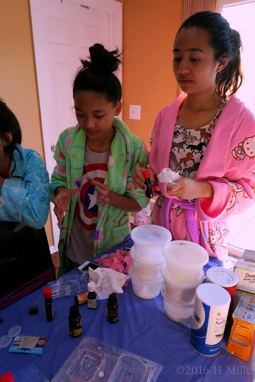 Fun At Home Kids Spa Crafts Lip Balm Fun At Home Kids Spa Crafts Lip Balm