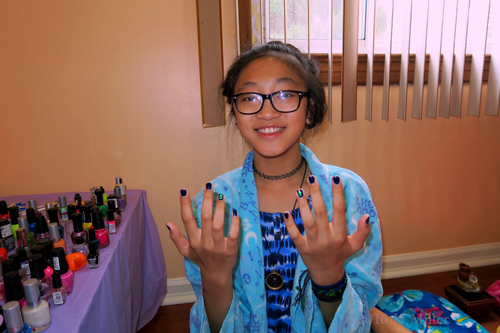 She Loves Her Awesome Kids Home Spa Alien Mani She Loves Her Awesome Kids Home Spa Alien Mani