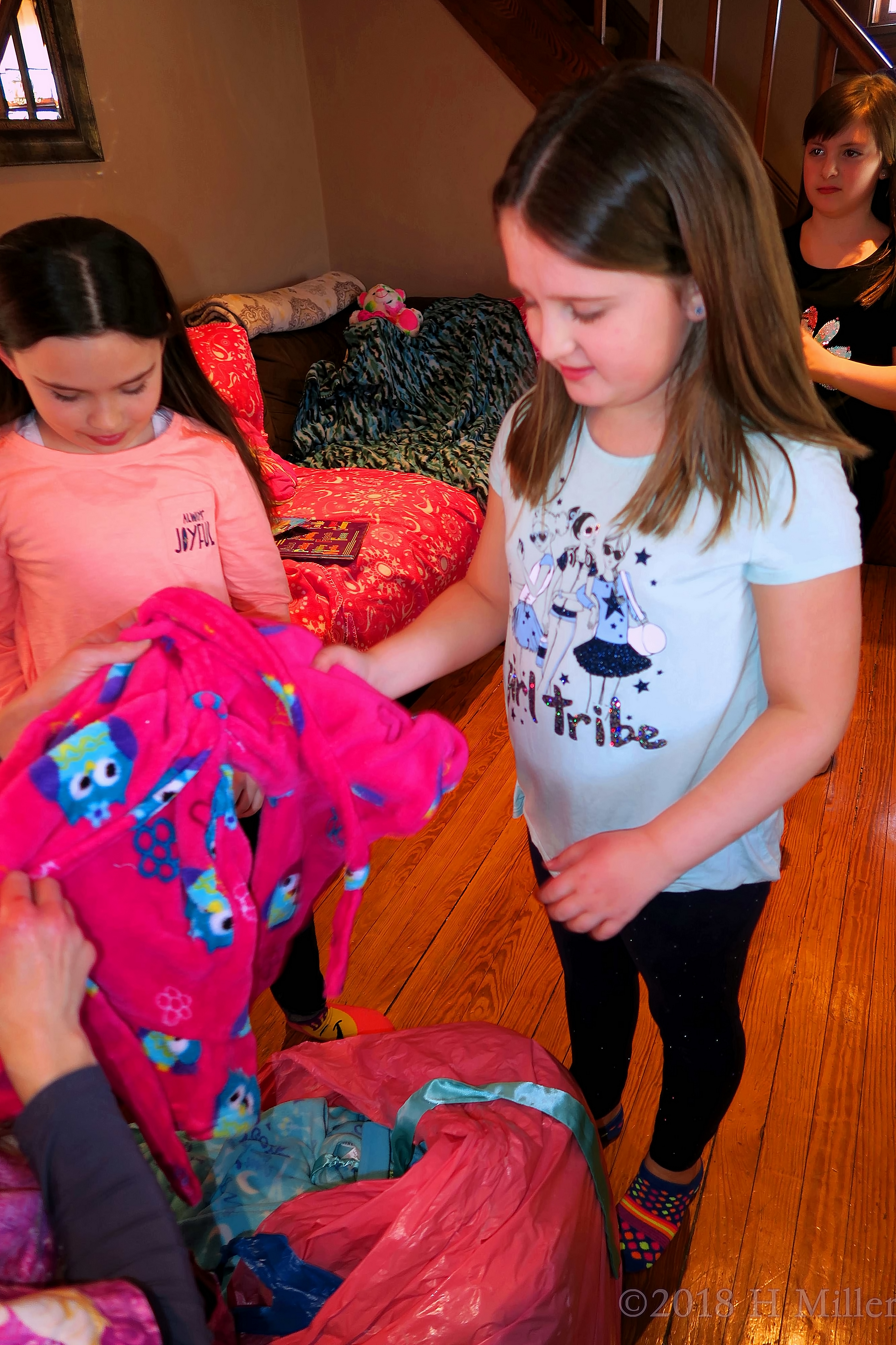 Party Guests Picking Out Kids Spa Robes! Party Guests Picking Out Kids Spa Robes!