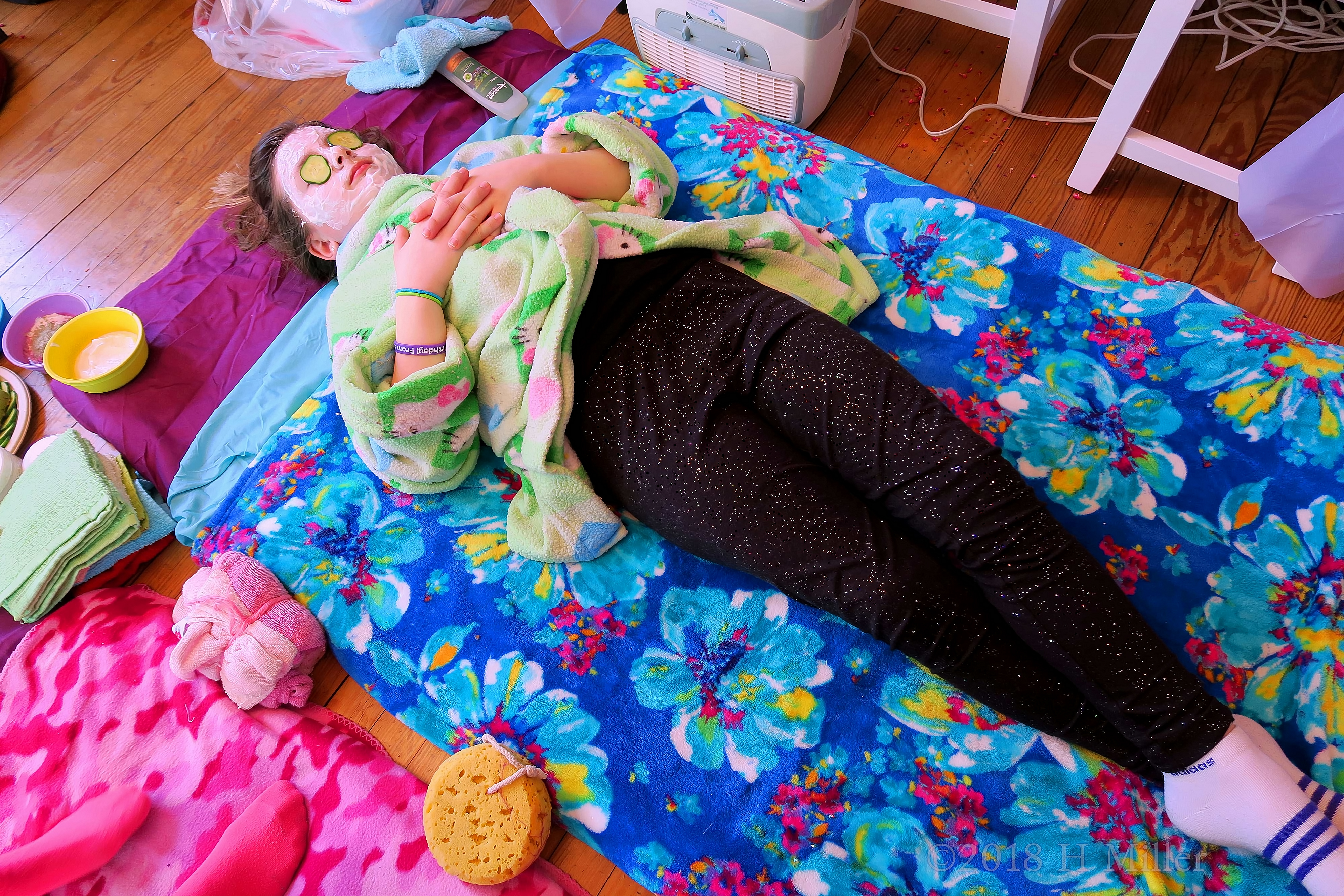 Relaxing In A Green Hello Kitty Spa Robe While Getting A Facial For Girls! Relaxing In A Green Hello Kitty Spa Robe While Getting A Facial For Girls!