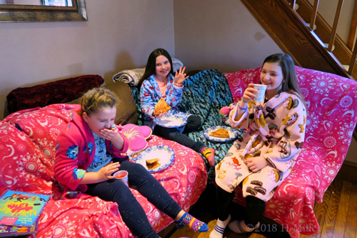 All Fun When Pizza Comes! Party Guest Group Photo All Fun When Pizza Comes! Party Guest Group Photo