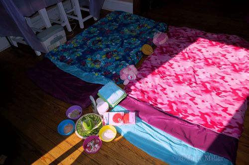 Face Masks And More At The Girls Facial Relaxation Station! Face Masks And More At The Girls Facial Relaxation Station!