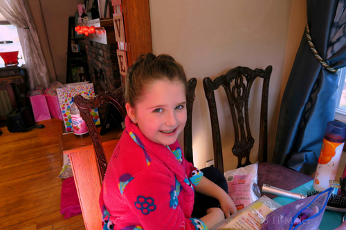 Style And Kids Spa Robe! Party Guest Poses! Style And Kids Spa Robe! Party Guest Poses!