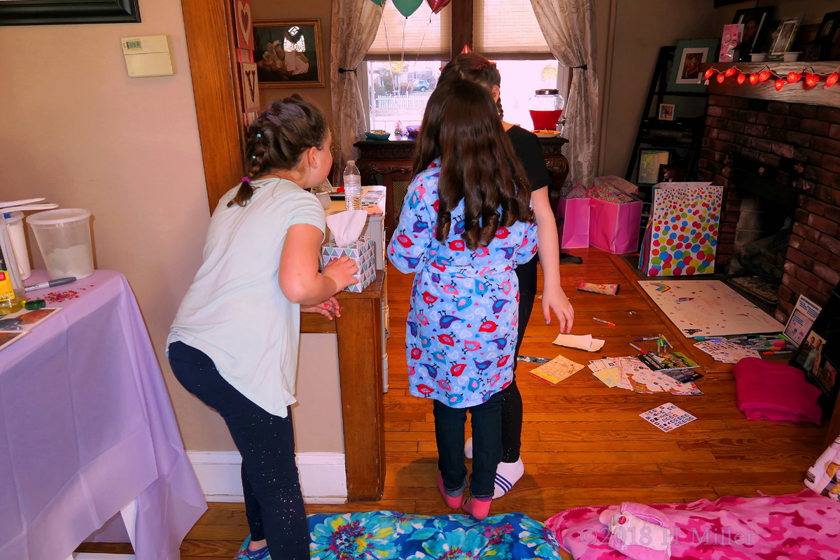 Party Guests Playtime At The Kids Spa Party! 