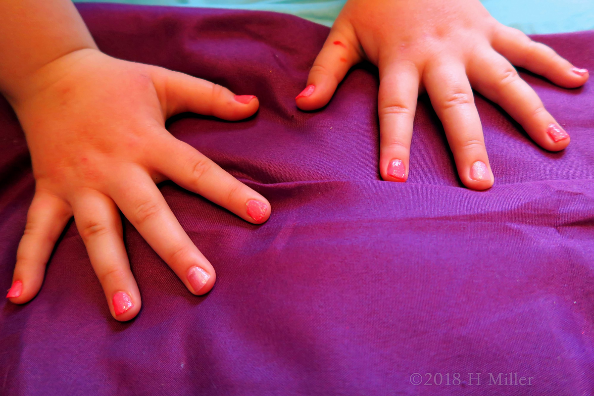 Pink Glossy Polish Kids Manicure! 