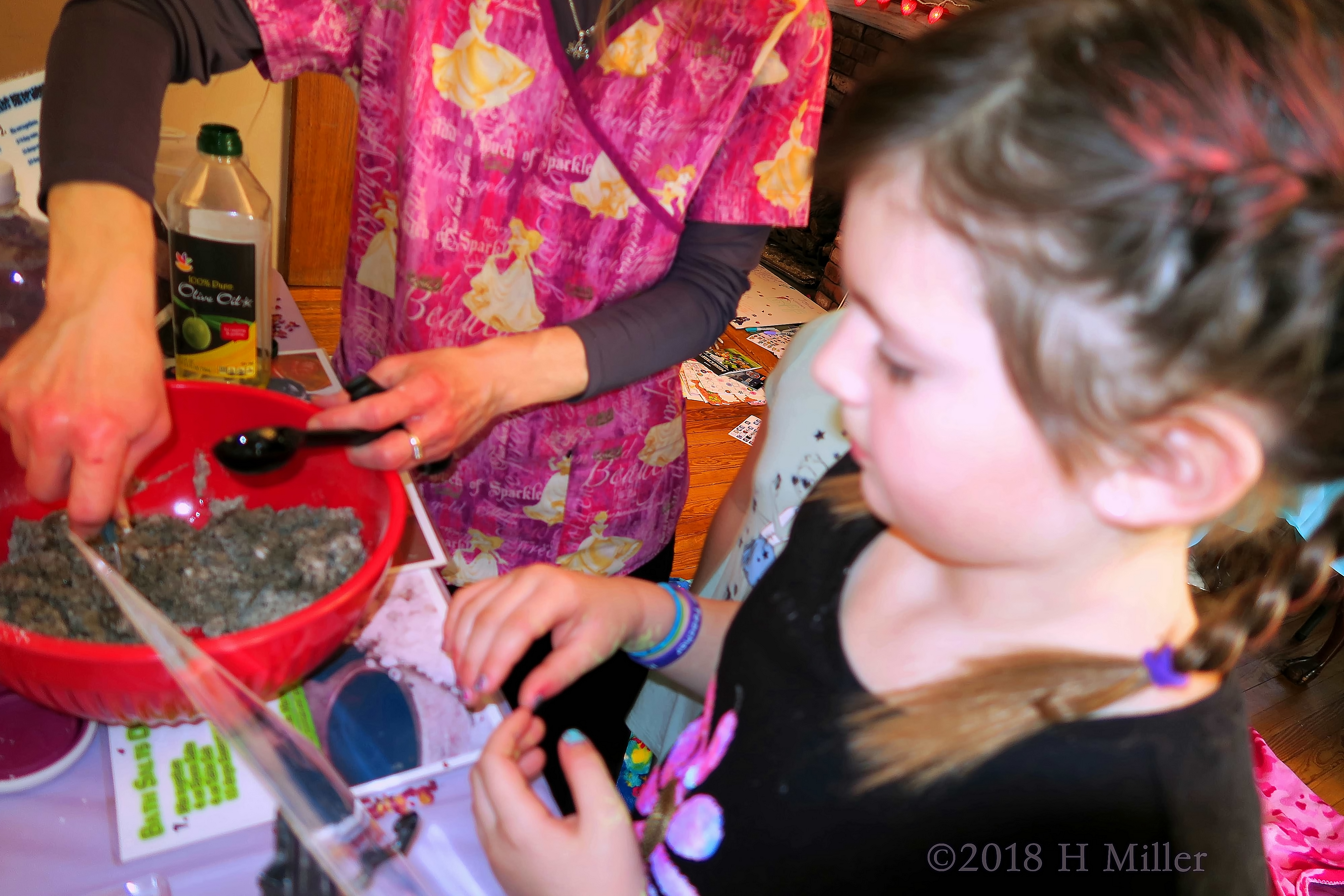Party Guest Being Instructed On The Kids Craft! Party Guest Being Instructed On The Kids Craft!