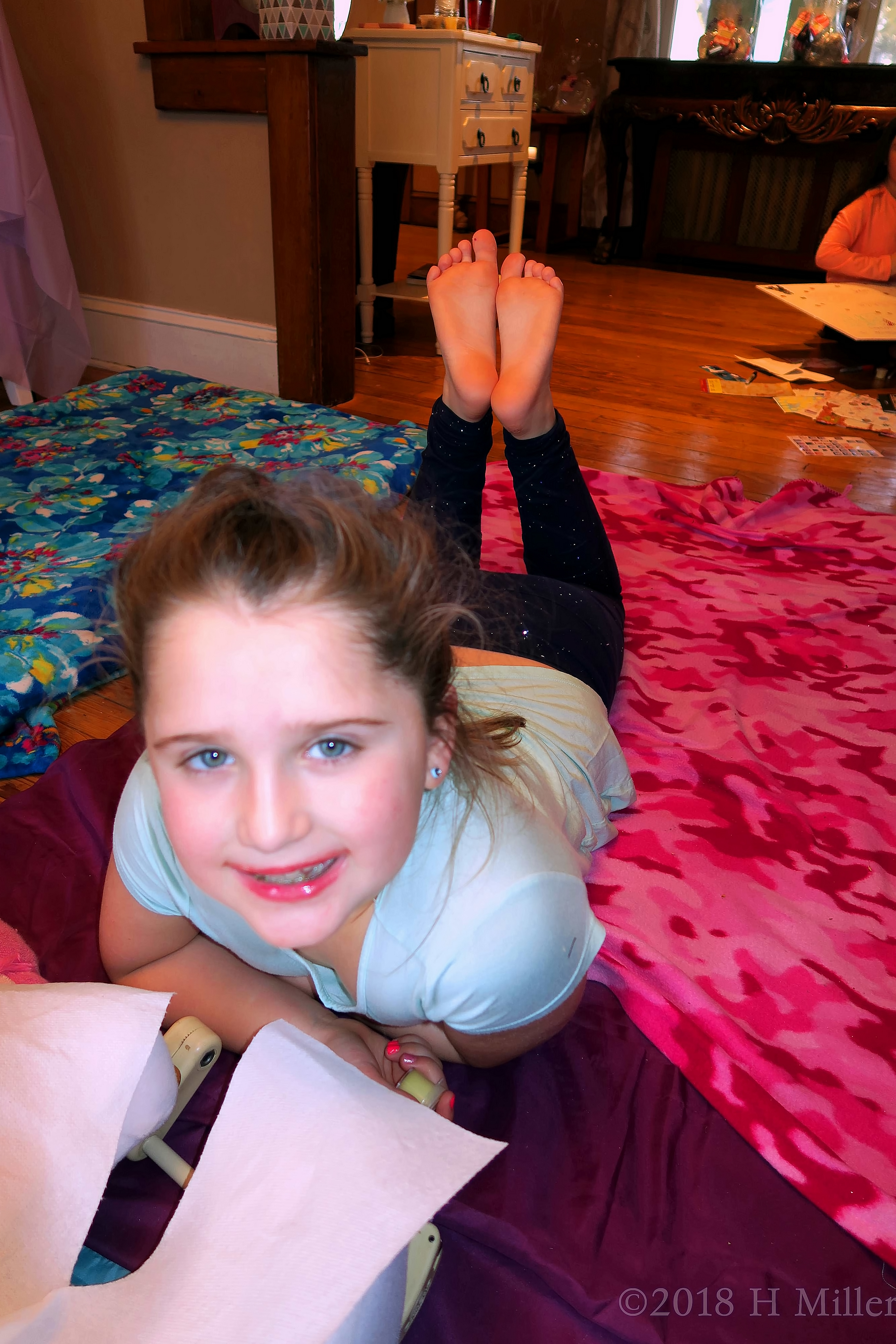 Party Guest Prepares For Kids Massage! Party Guest Prepares For Kids Massage!