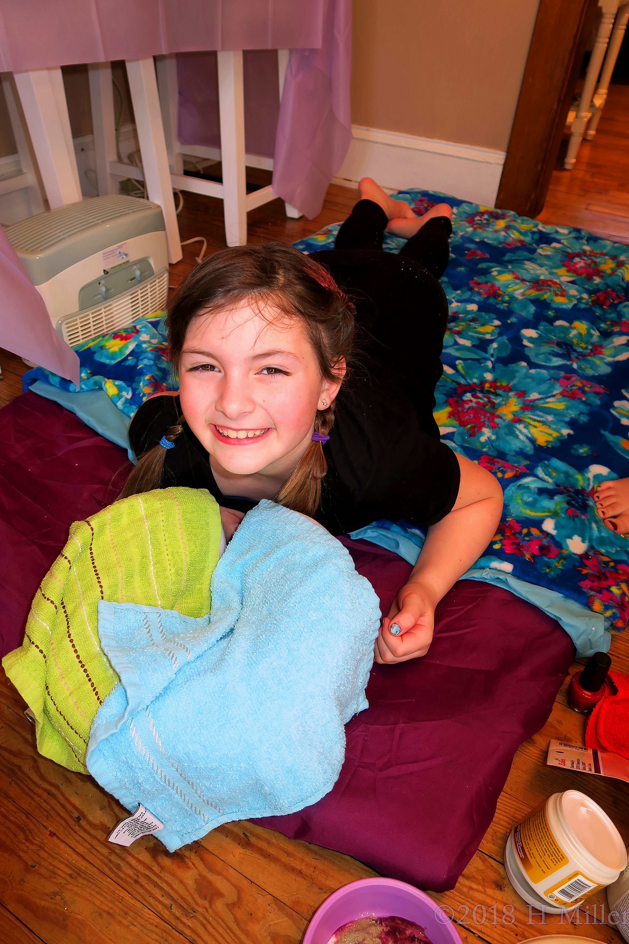 Posing At Kids Massage Station! Party Guest Gets Ready For Kids Massage! Posing At Kids Massage Station! Party Guest Gets Ready For Kids Massage!