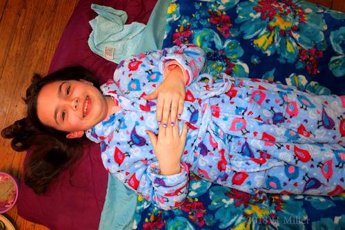 Party Guest Laying Back Relaxing For Kids Facial Party Guest Laying Back Relaxing For Kids Facial