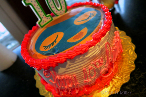 The Cake Has A Face Mask! Kids Spa Party Birthday Cake! The Cake Has A Face Mask! Kids Spa Party Birthday Cake!