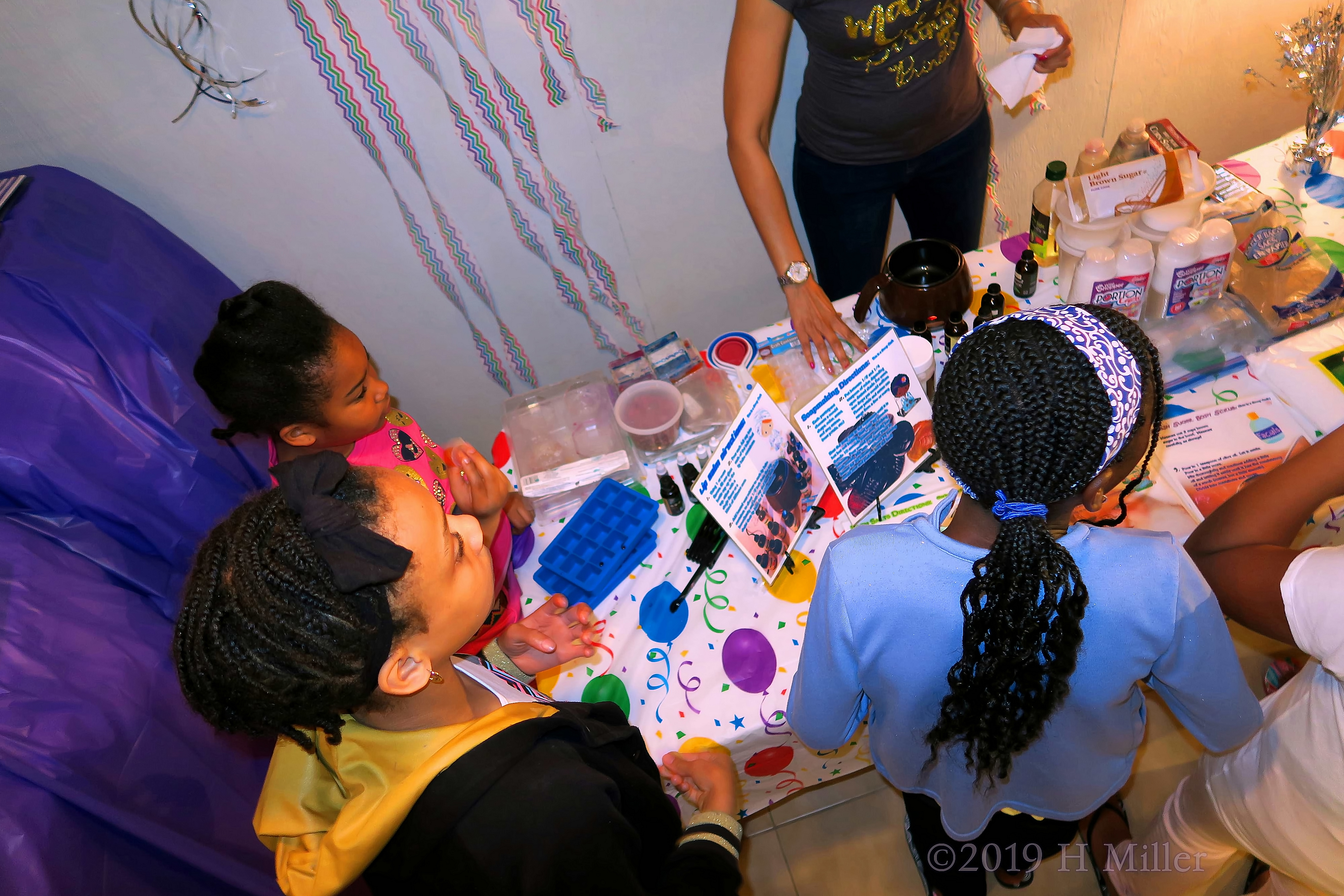 Craft Instructing Mommy Showing The Girls How These Kids Crafts Are Done Craft Instructing Mommy Showing The Girls How These Kids Crafts Are Done