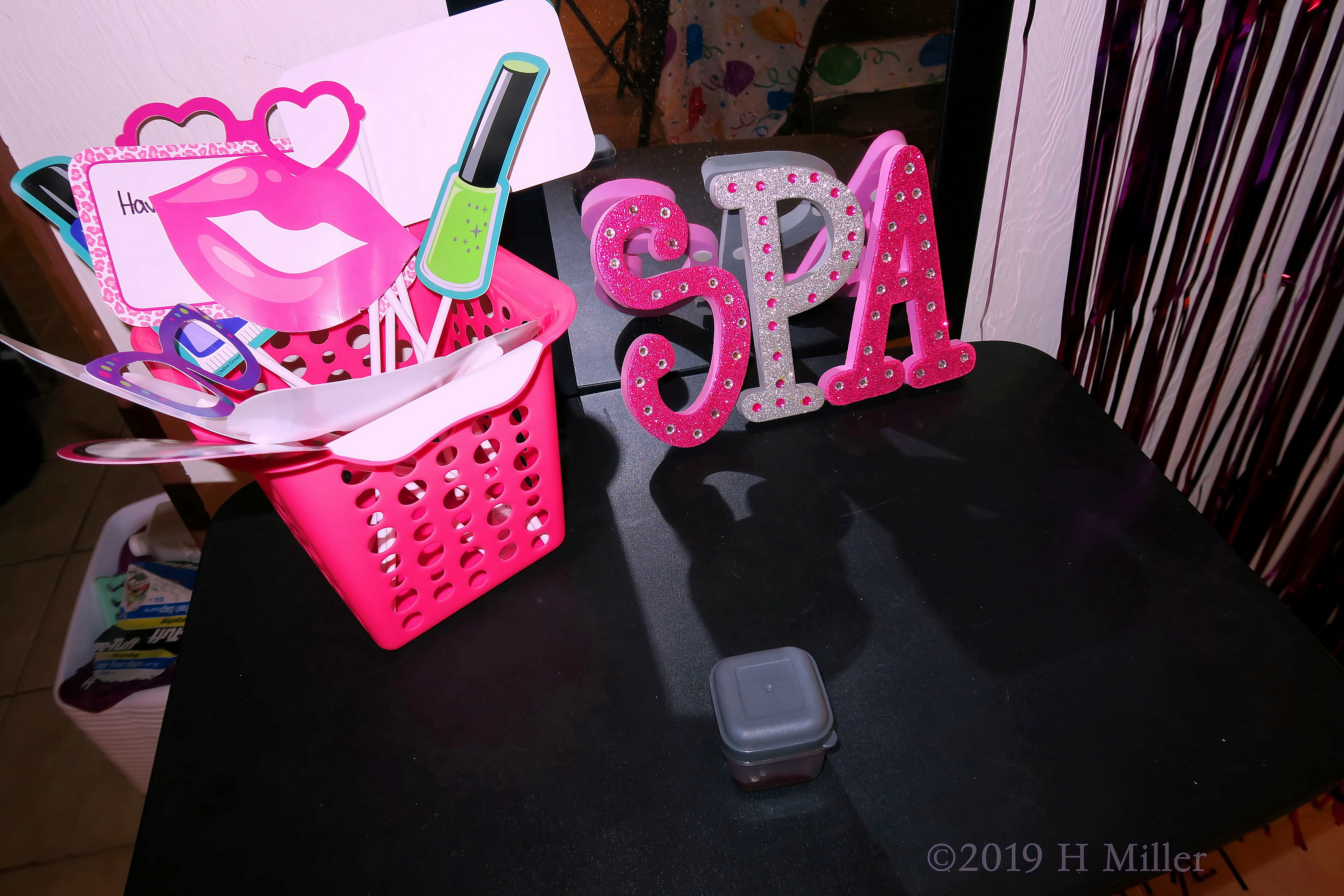 Decorative Elements For The Spa Birthday Party