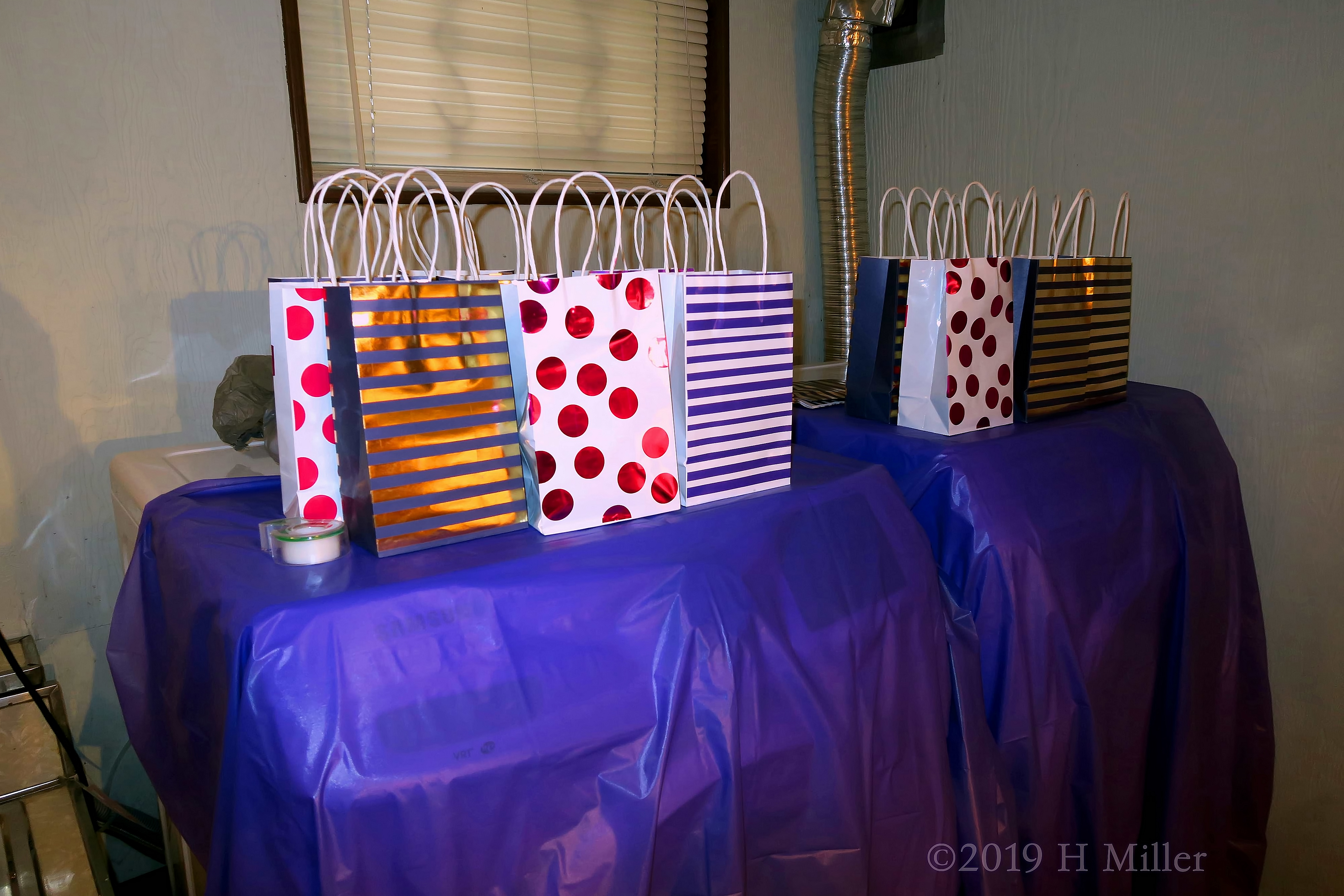 Gift Bag Station For Jordyn's Guests Gift Bag Station For Jordyn's Guests
