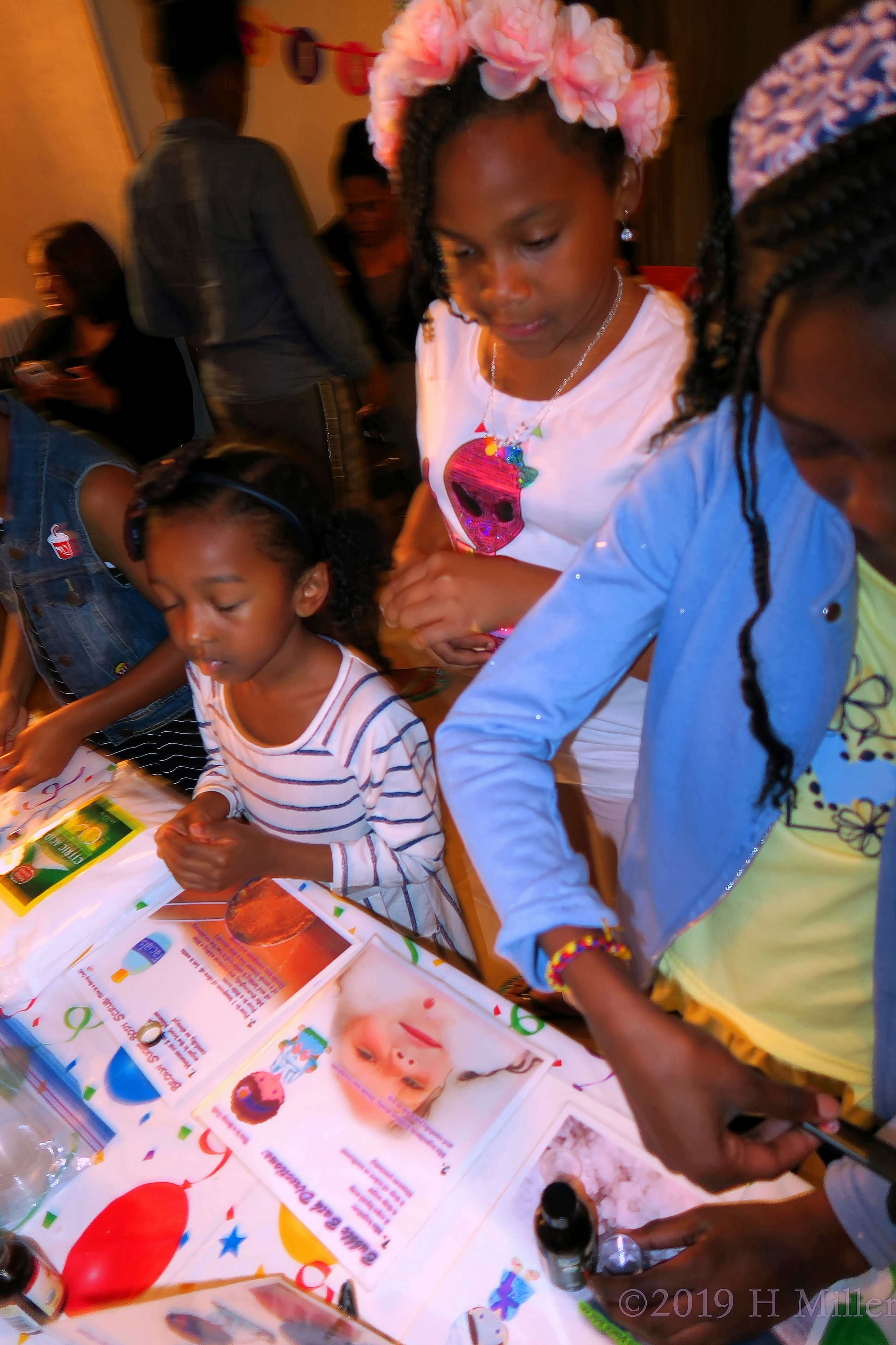 Looking On At Party Guests Kids Craft Ideas Looking On At Party Guests Kids Craft Ideas