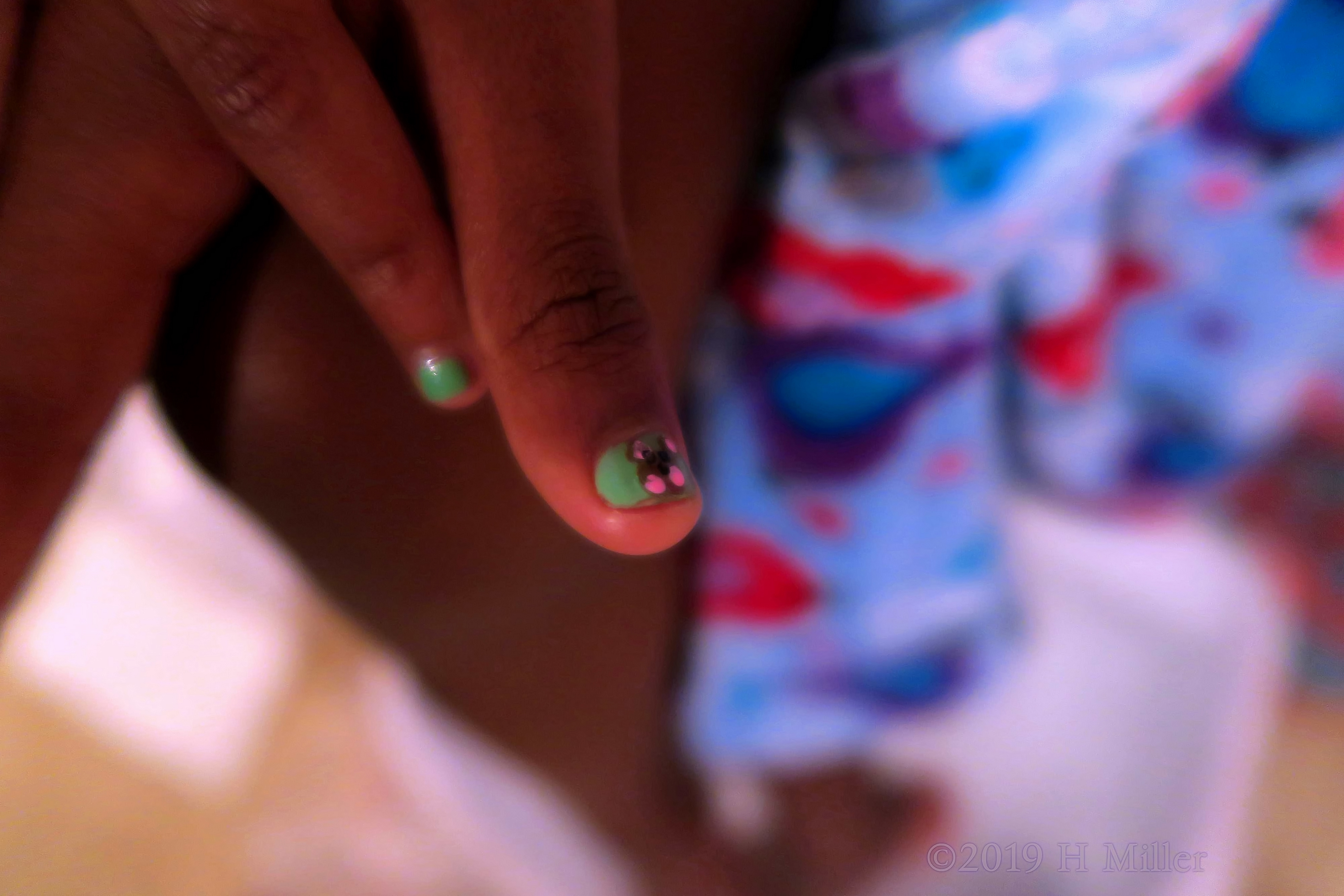 Who Woulda Thought,...... A Mouse On Girls Manicures! 4 Who Woulda Thought,...... A Mouse On Girls Manicures! 4