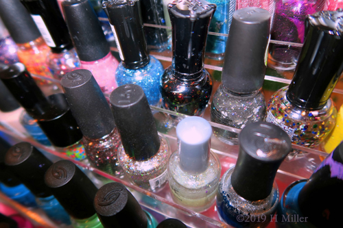 Glitter Polish At The Kids Nail Salon....... Every Young Girls' Dream Glitter Polish At The Kids Nail Salon....... Every Young Girls' Dream