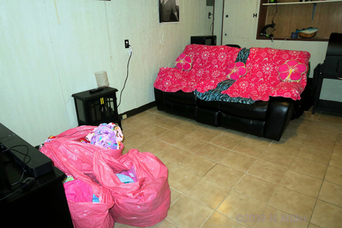 Showcasing Beautiful Spa Throws And Pillows At Jordyn's Part Showcasing Beautiful Spa Throws And Pillows At Jordyn's Part