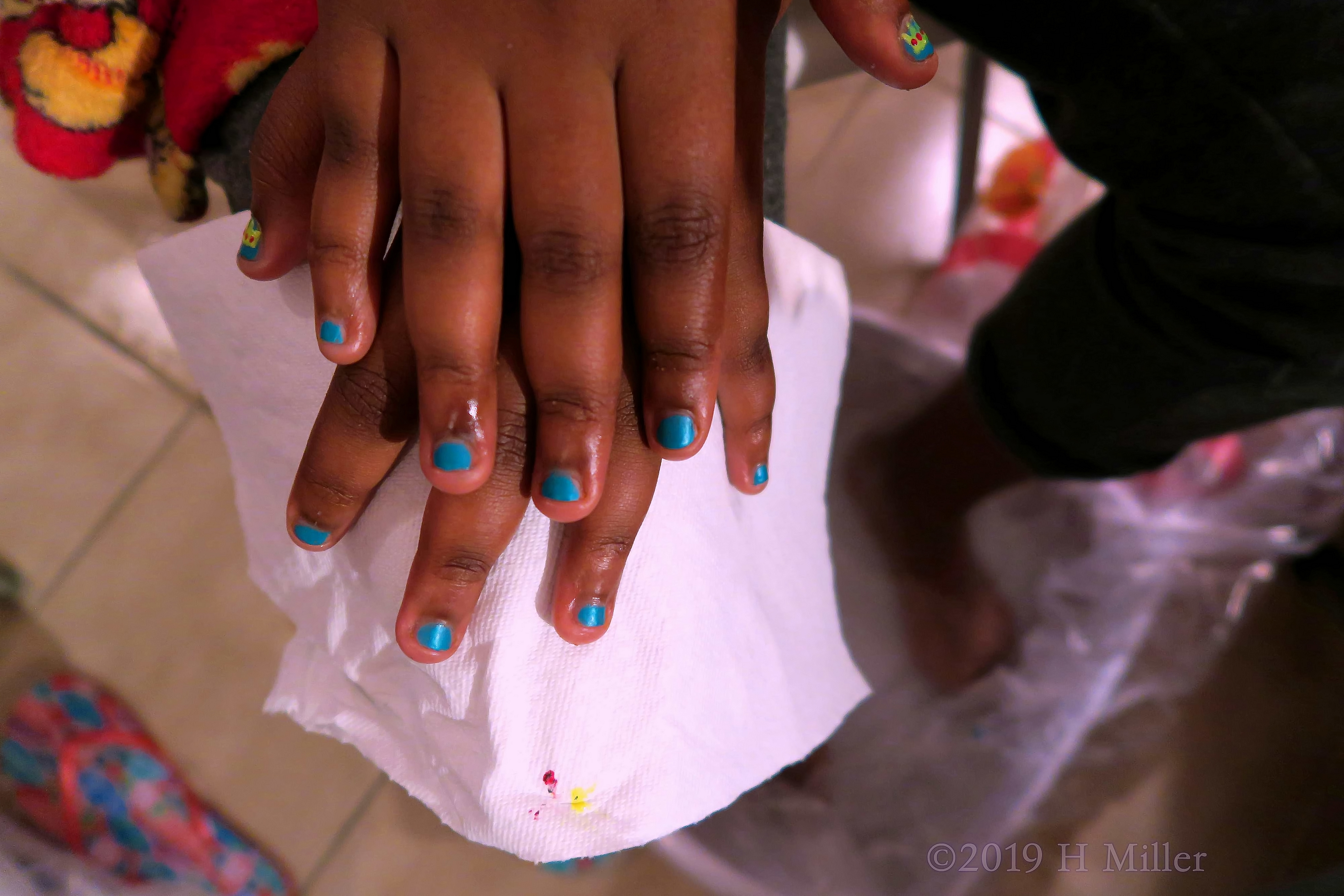 Another Beautiful Nail Art Design In Blue, This Time A Crown Fit For A Princess! Another Beautiful Nail Art Design In Blue, This Time A Crown Fit For A Princess!