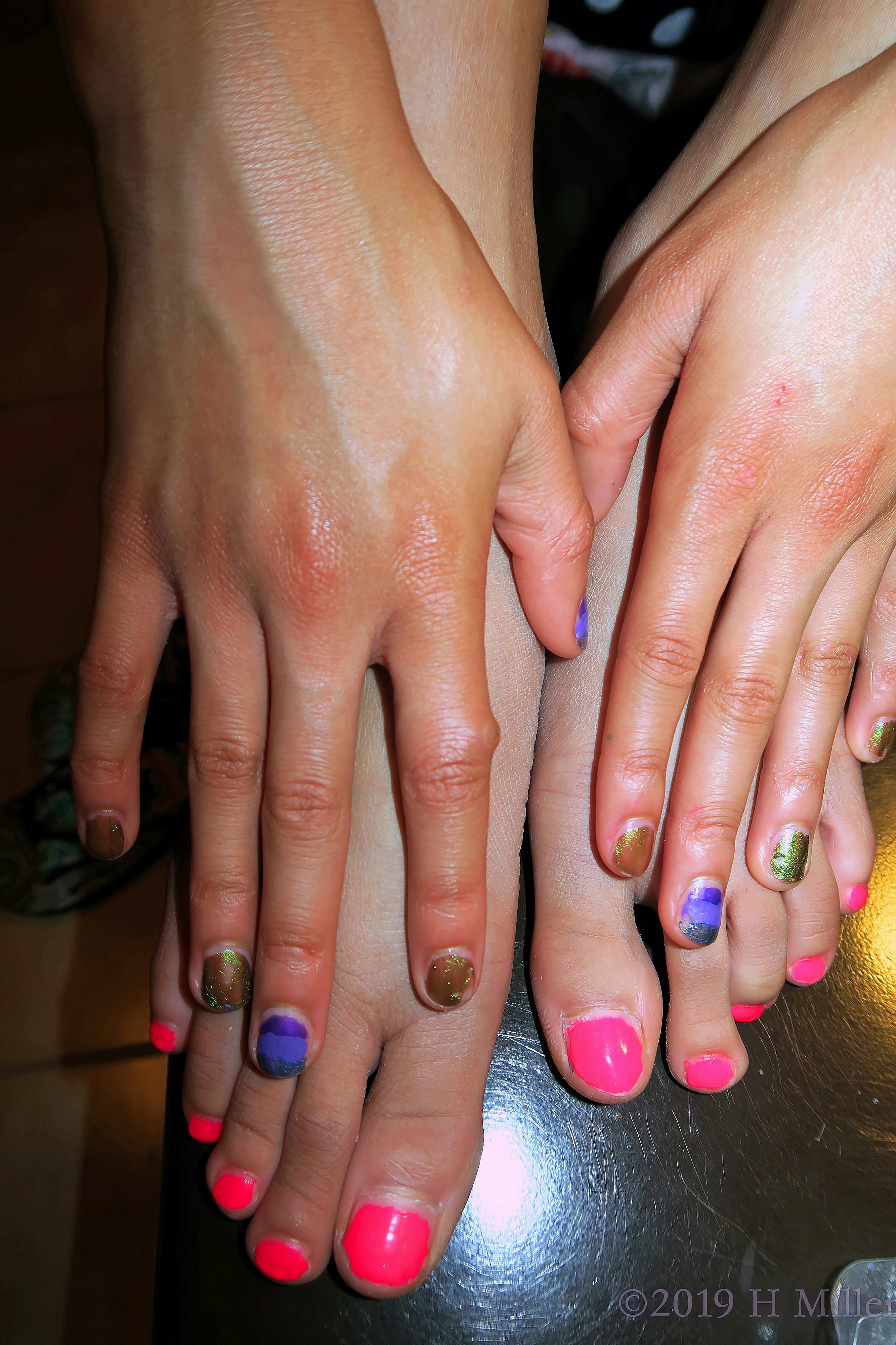 Showcasing Mini Mani And Pedi With Nail Art Design Showcasing Mini Mani And Pedi With Nail Art Design