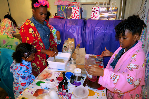The Birthday Girl And Her Party Guests Test Their Kids Craft Skills The Birthday Girl And Her Party Guests Test Their Kids Craft Skills