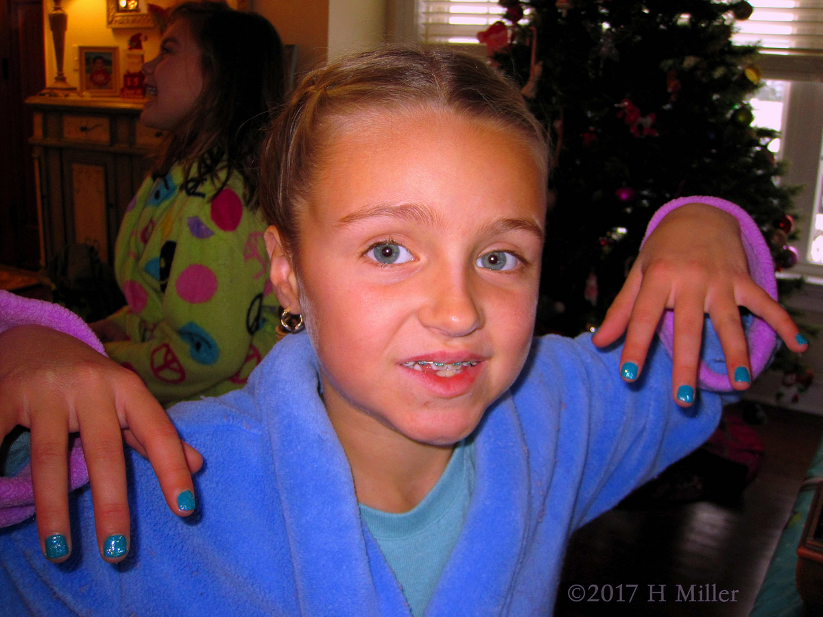 She Loves Her Kids Spa Manicure!